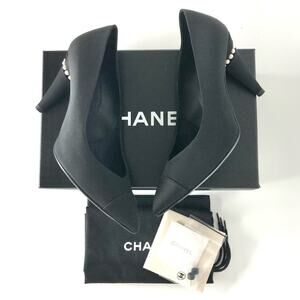 Chanel Interlocking CC Logo Pearl Satin Cap Toe Pointed Toe Pumps 38.5 Shoes